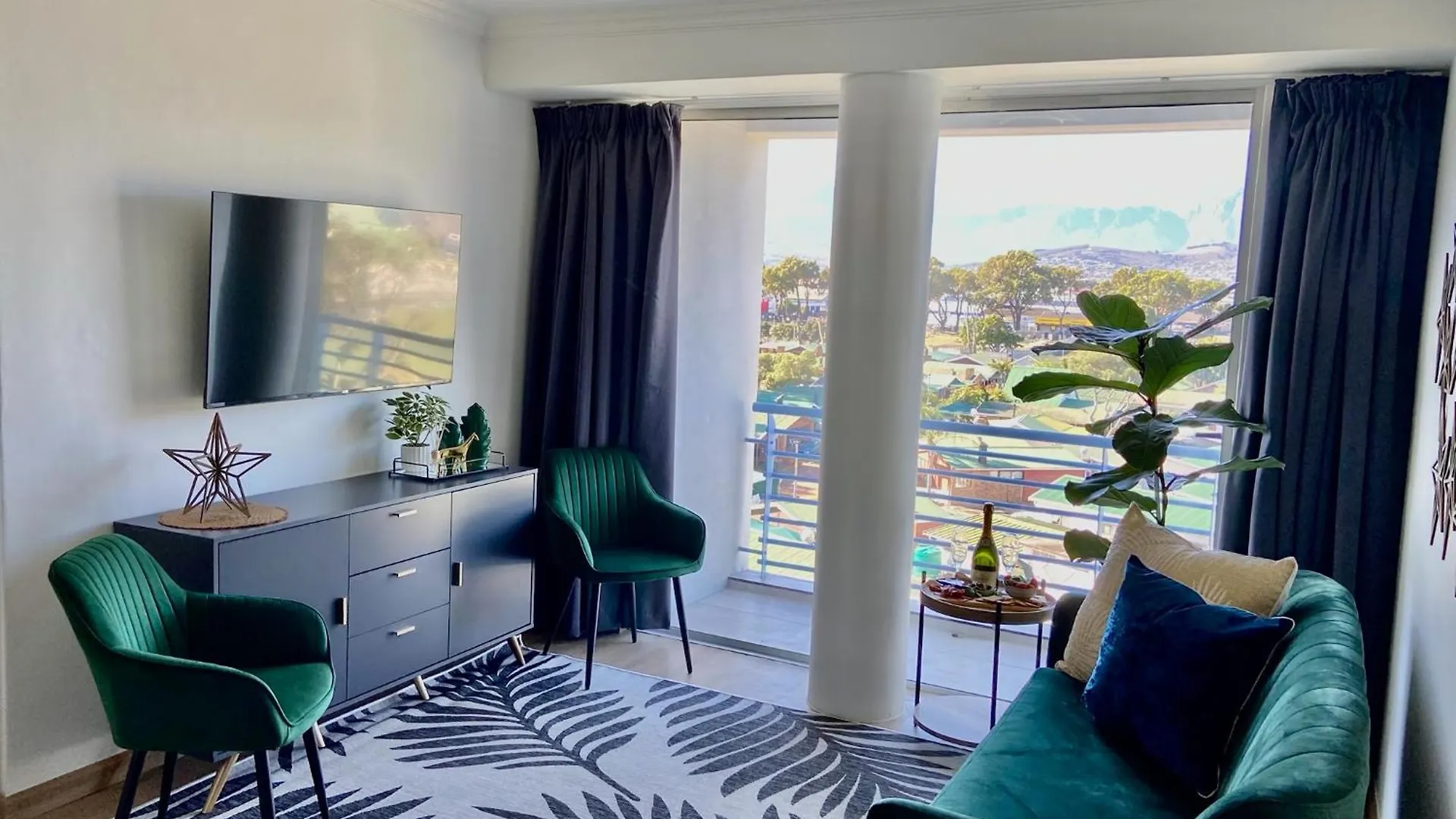 Mountain Bay, 403 & 404, Strand 3*,  Sudafrica