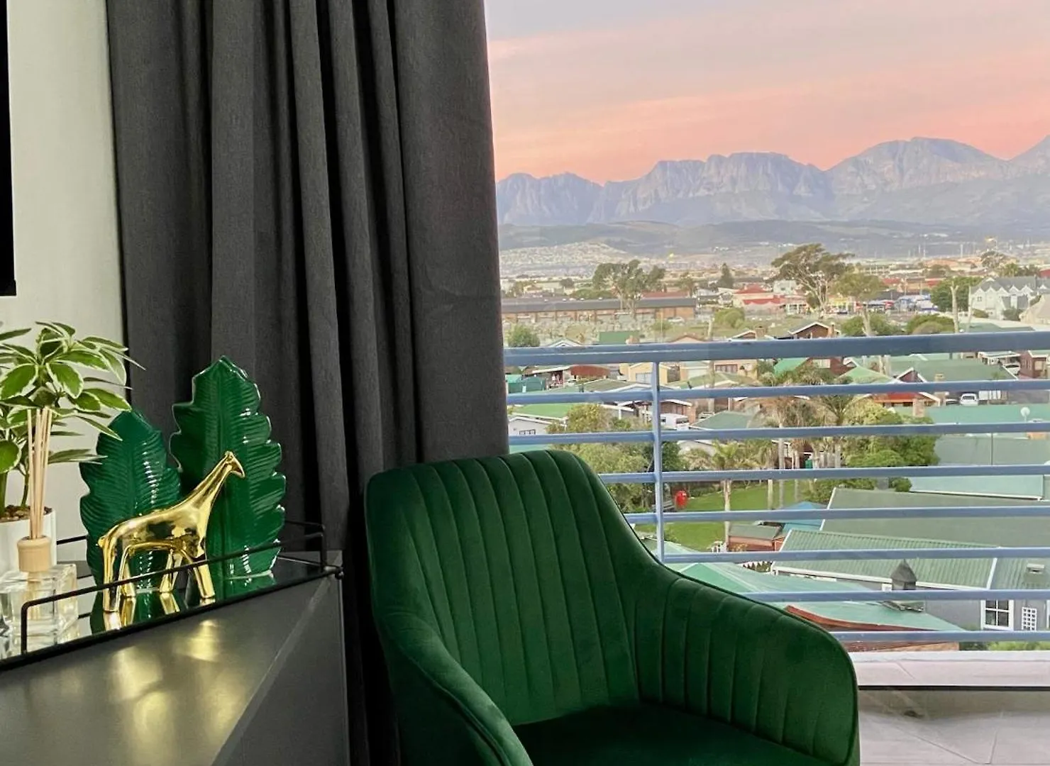 Mountain Bay, 403 & 404, Strand 3*,  Sudafrica